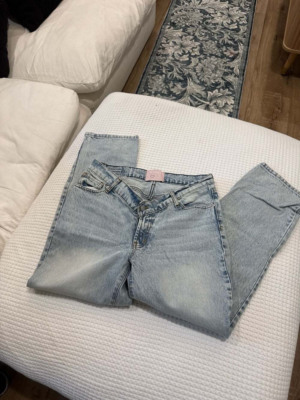 Revice Denim Venus V-Cut Straight Leg Jeans Light Wash Size 29